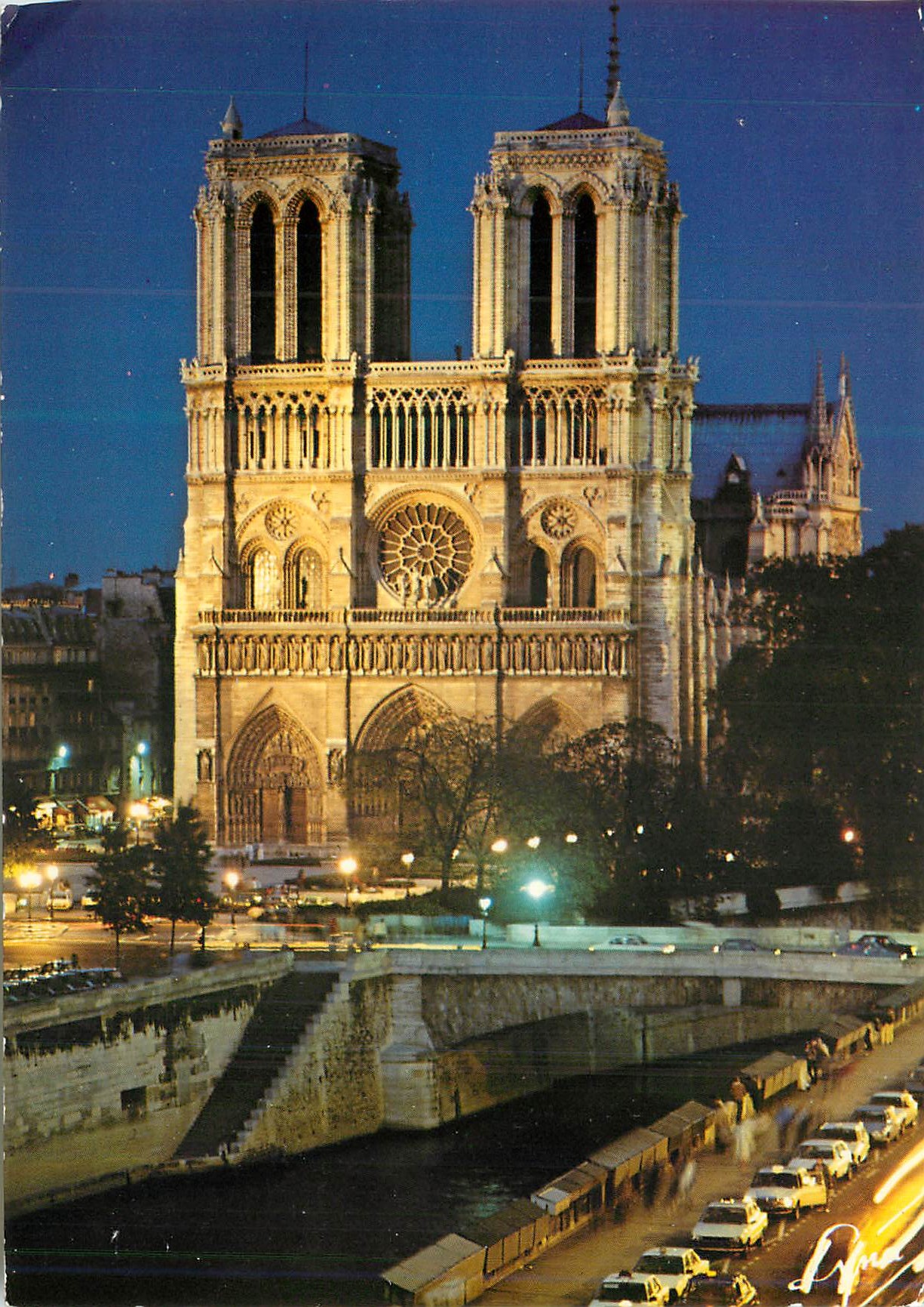 Notre-Dame de Paris — La cathédrale la nuit — Lyoncolor