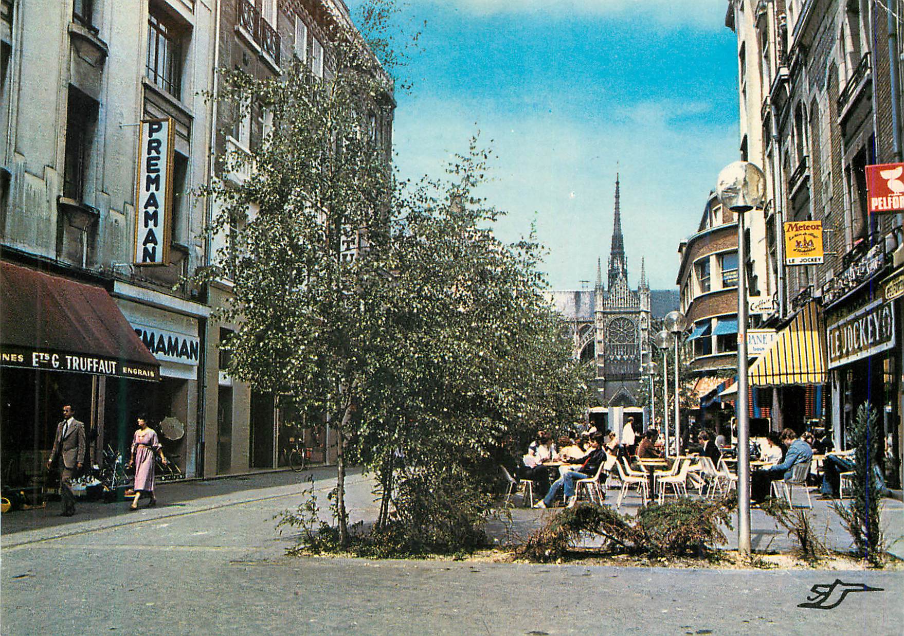 CPM Amiens (Somme) Rue Pietonniere E Cauvin