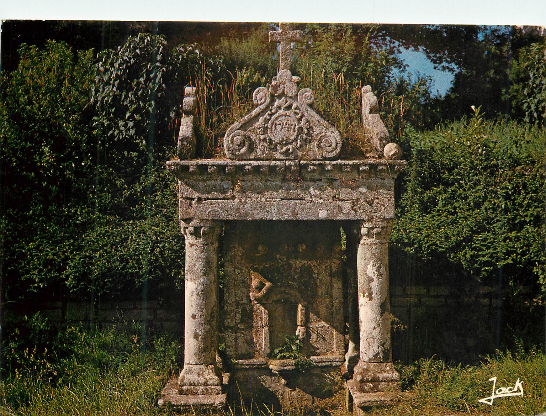 CPM La Trinite-Surzur La fontaine Saint-Servais