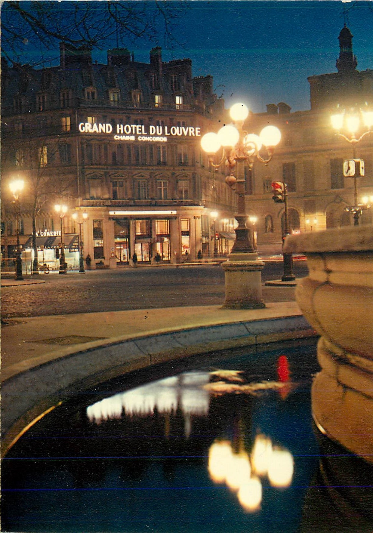 CPM Hotel du Louvre Place du Theatre Francais Paris 1er