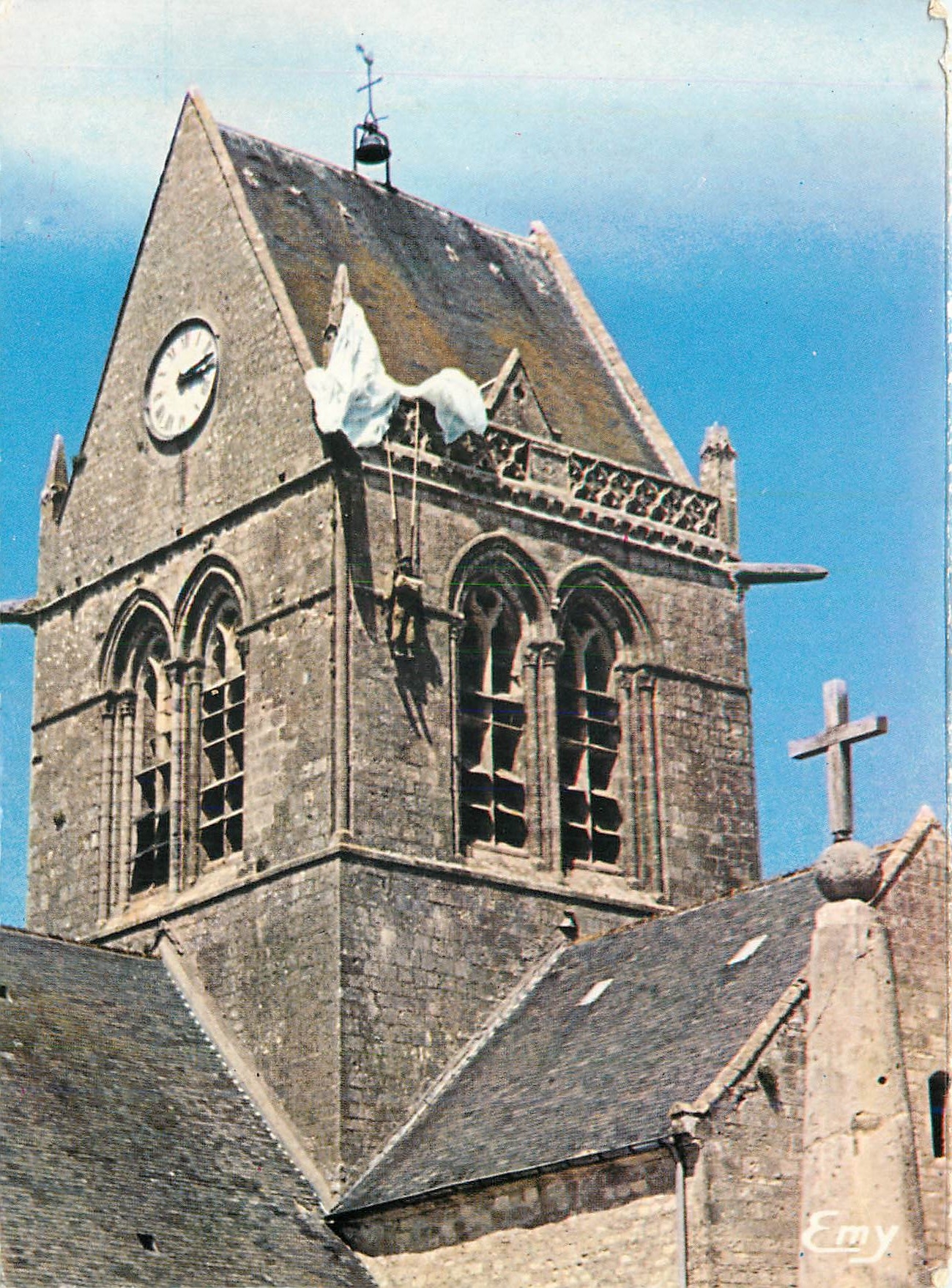 CPM Saint-Mere-Eglise (Manche) Militaria Parachute Parachutisme