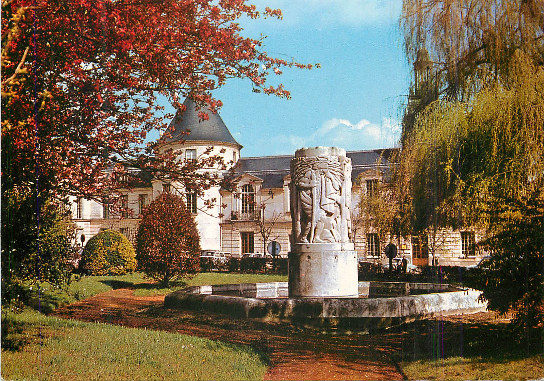 CPM Clamart la mairie et la fontaine