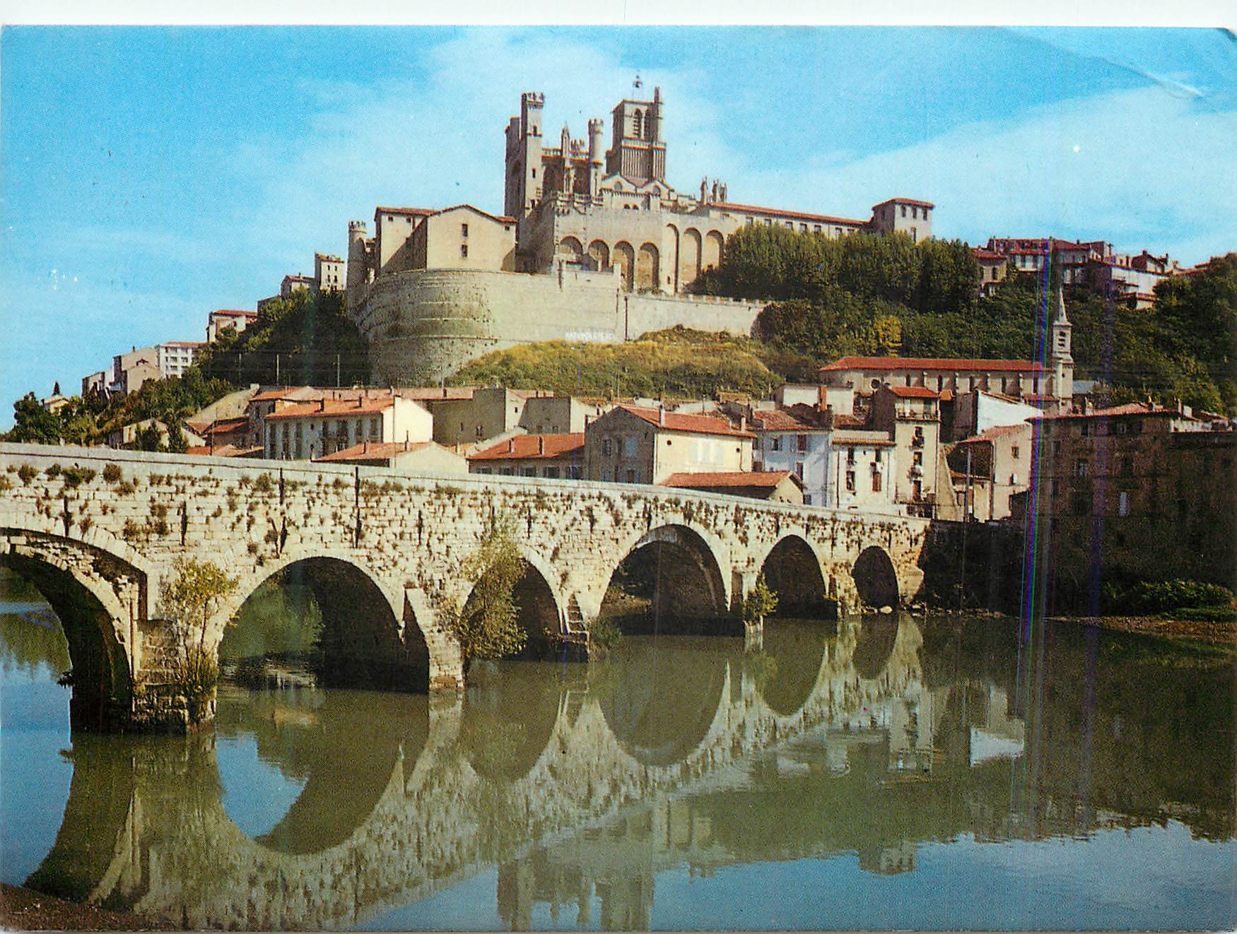 CPM Capital du Vignoble Languedocien Beziers Le vieux Pont et la Cathedrale St Nazaire