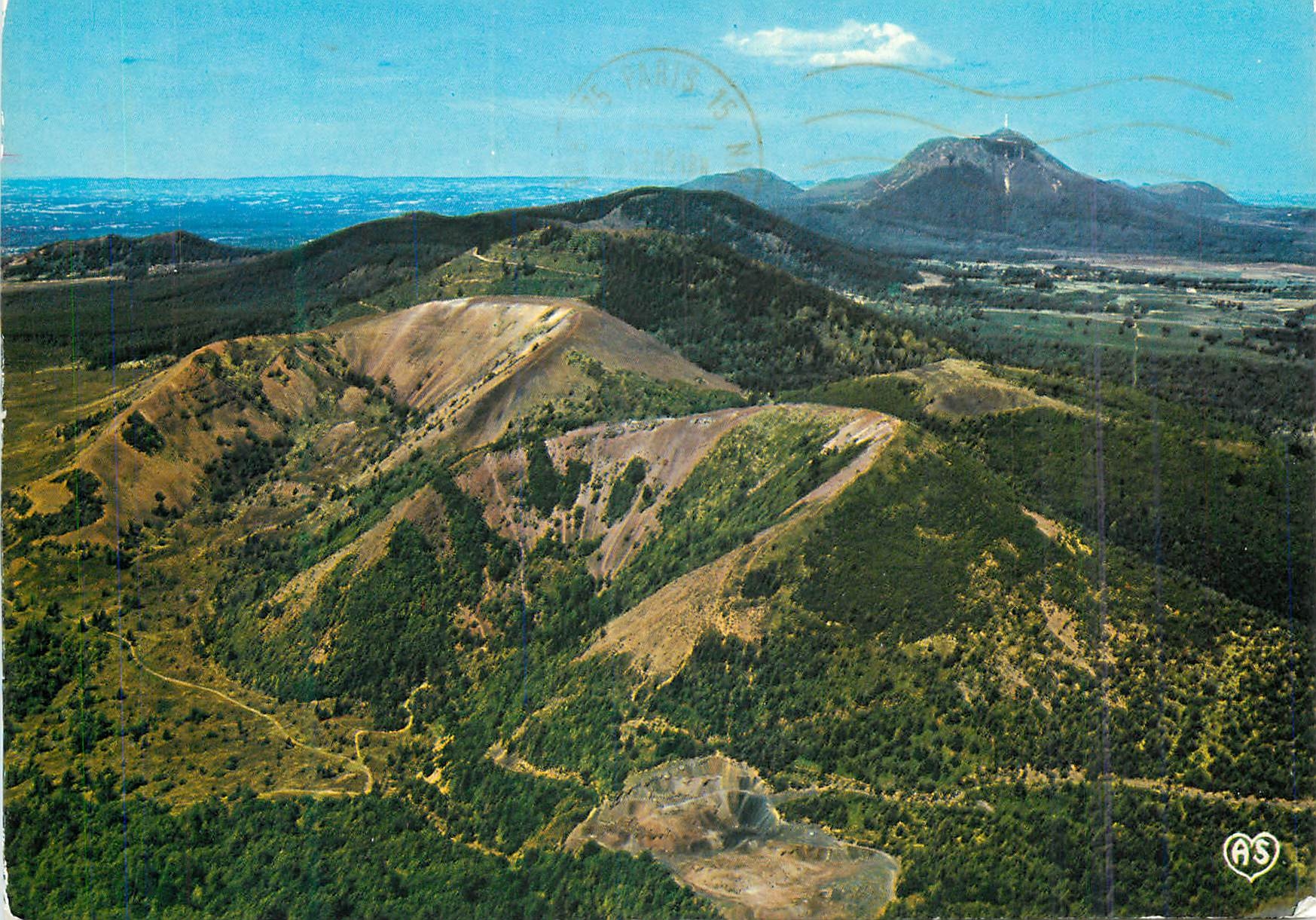 CPM L'Auvergne Pittoresque Volcans jumeaux des Puys de la Vache et de Lassalas