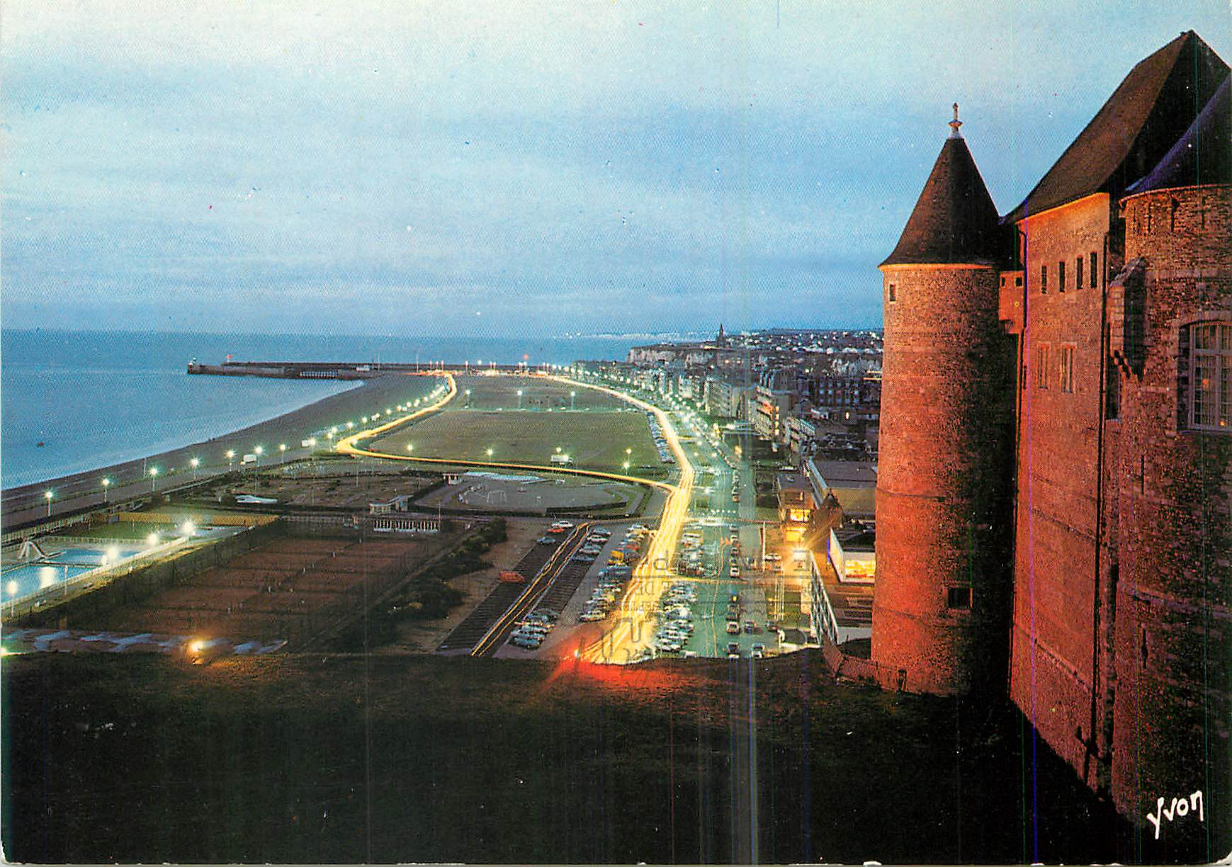 CPM Dieppe (Seine Maritime) La Plage au Crepuscule