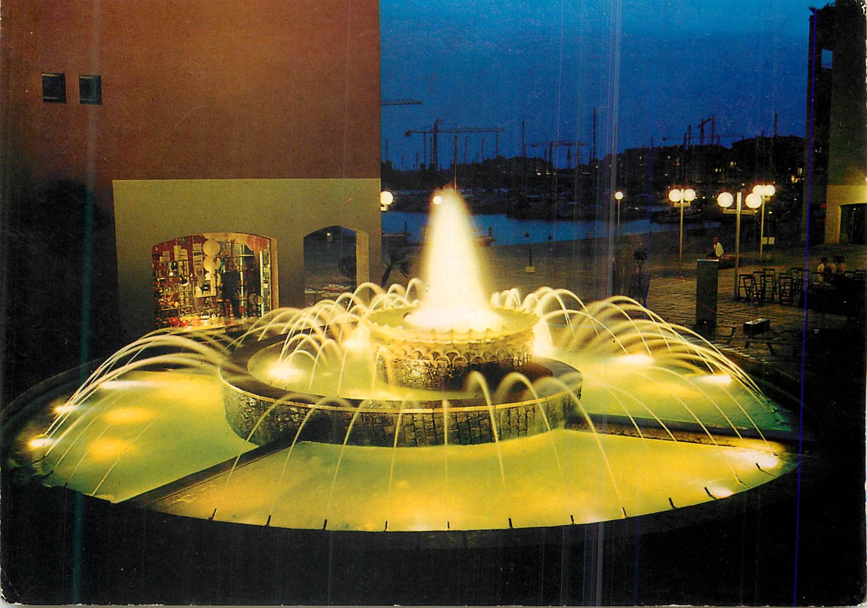 CPM Le Cap d'Agde (Herault) La Fontaine Agde Marine la nuit