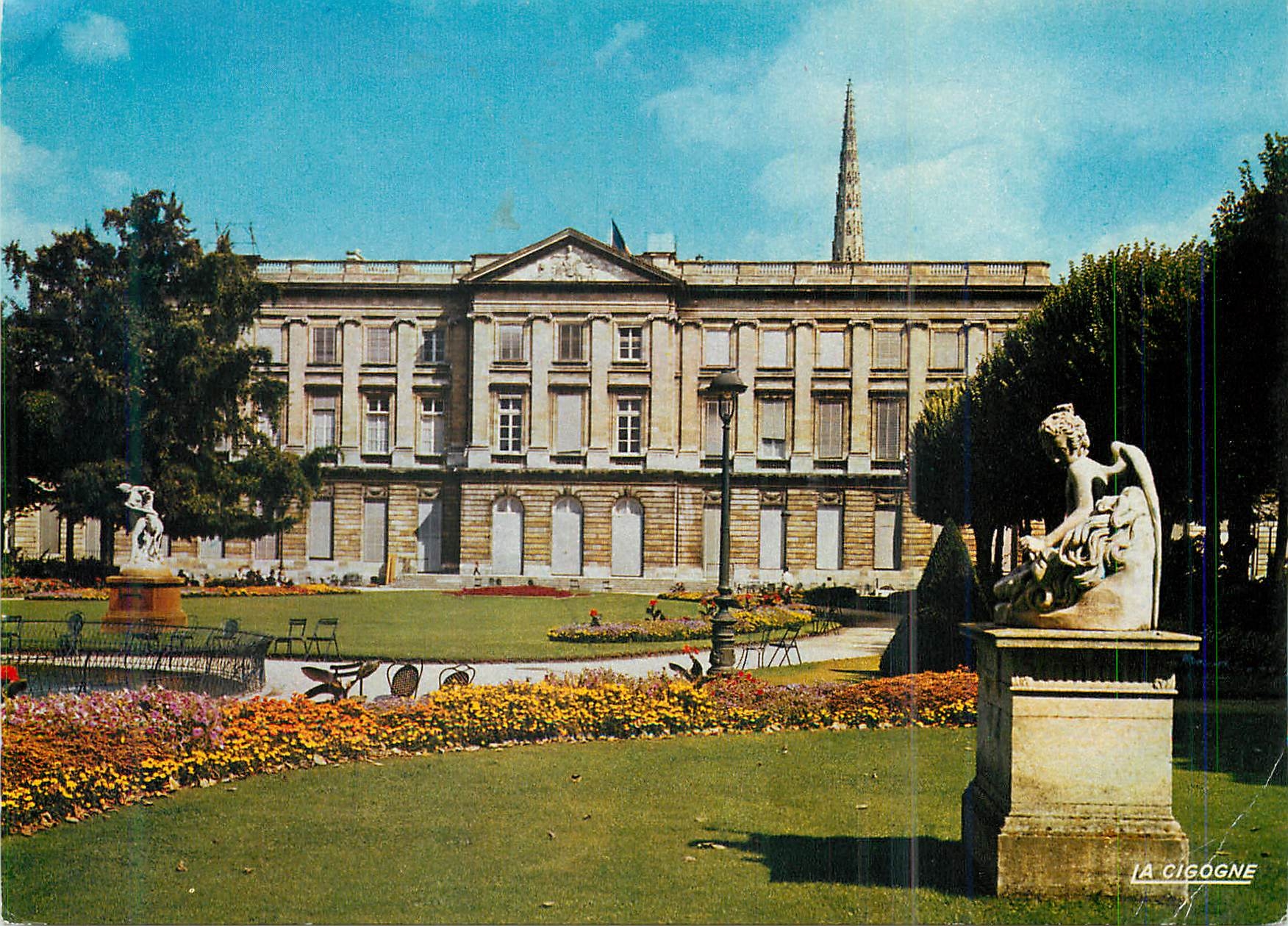 CPM Bordeaux (Gironde) Le Jardin de l'Hotel-de-Ville