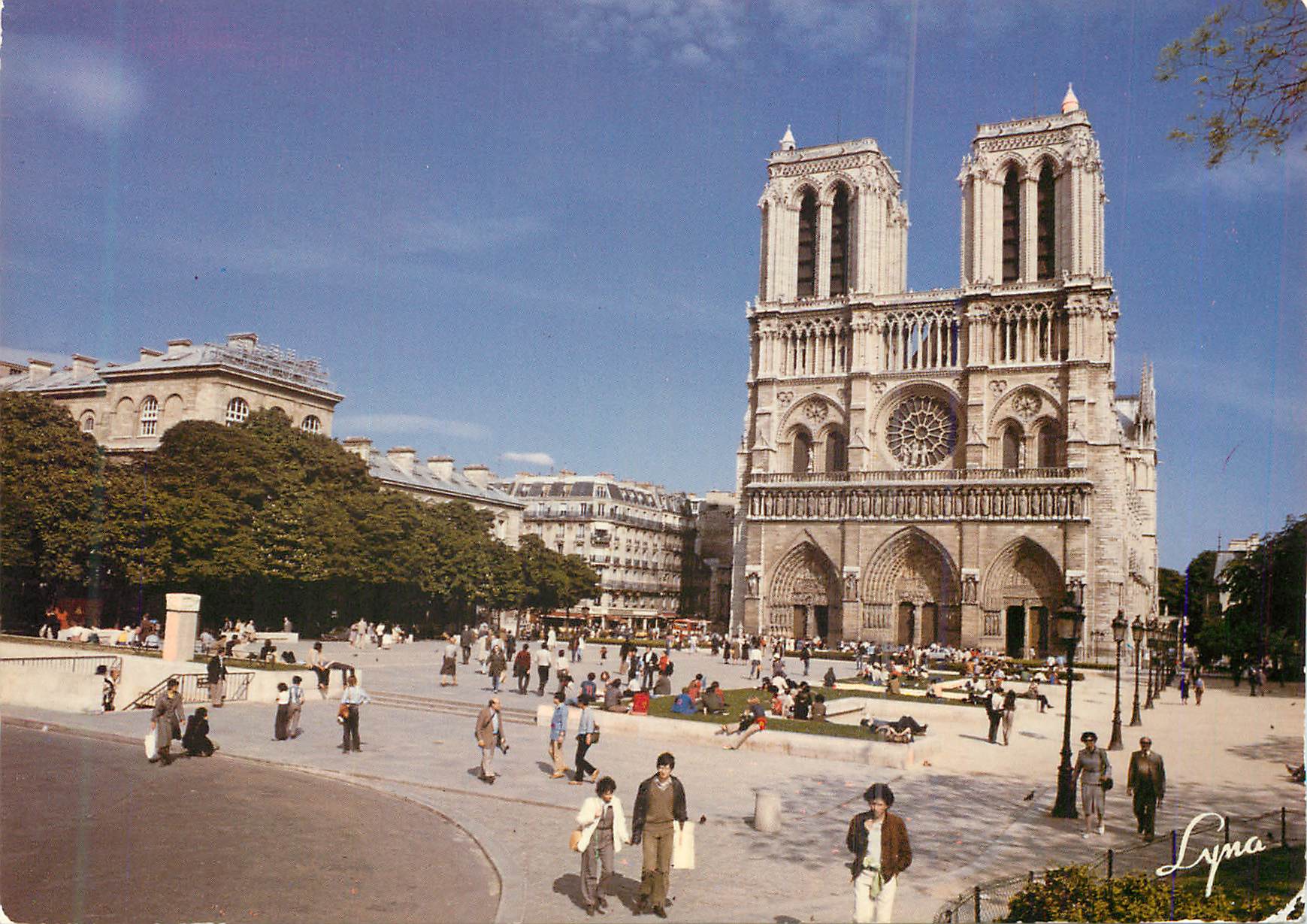 Notre-Dame de Paris — Cathédrale et son Parvis — LYNÁ Imprimee en France