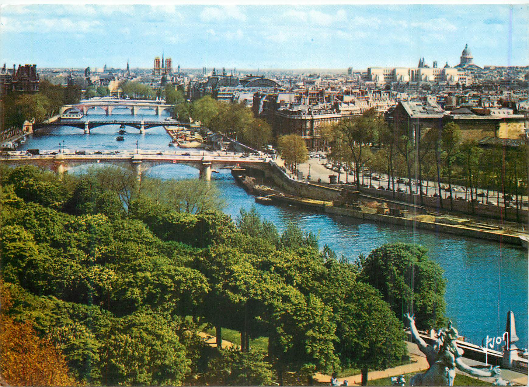 CPM Paris Panorama des quais de la Seine