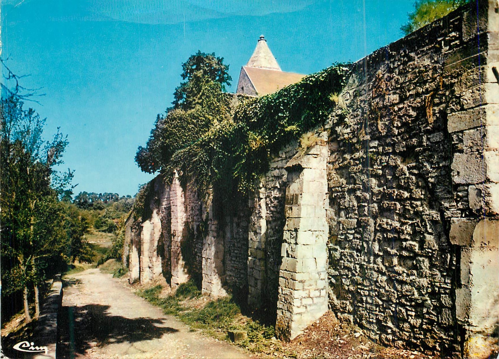 Les Remparts de la Ville — Crépy-en-Valois (Oise) — Cinq