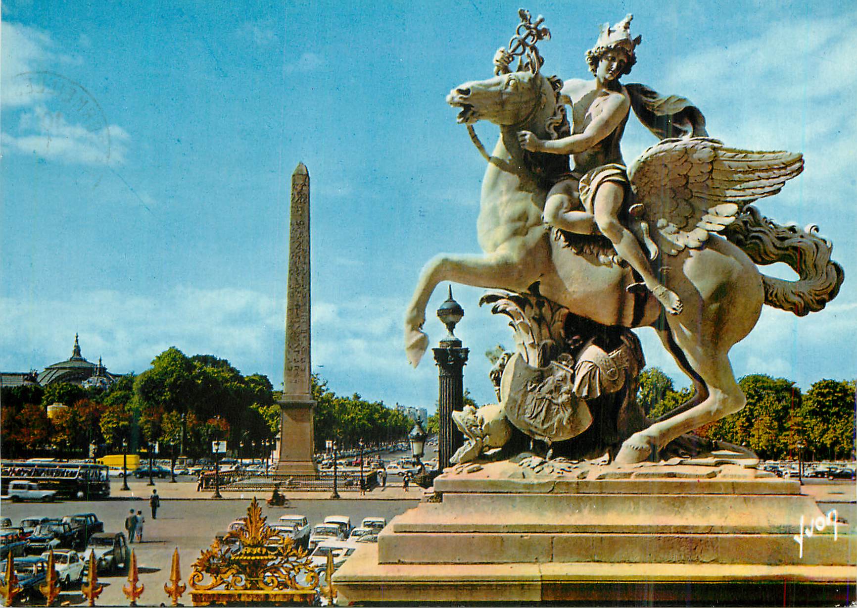 CPM Paris Le Mercure de Coysevox et la Place de la Concorde