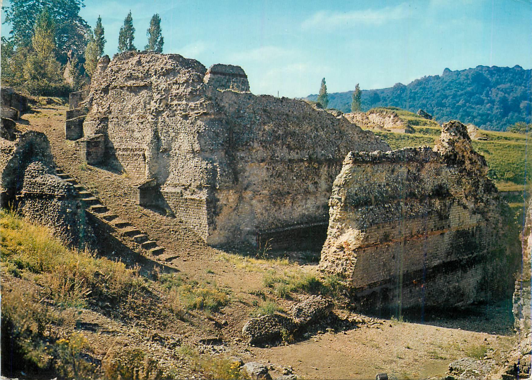 CPM Lillebonne (Seine Mar) Le Theatre antique de Iles