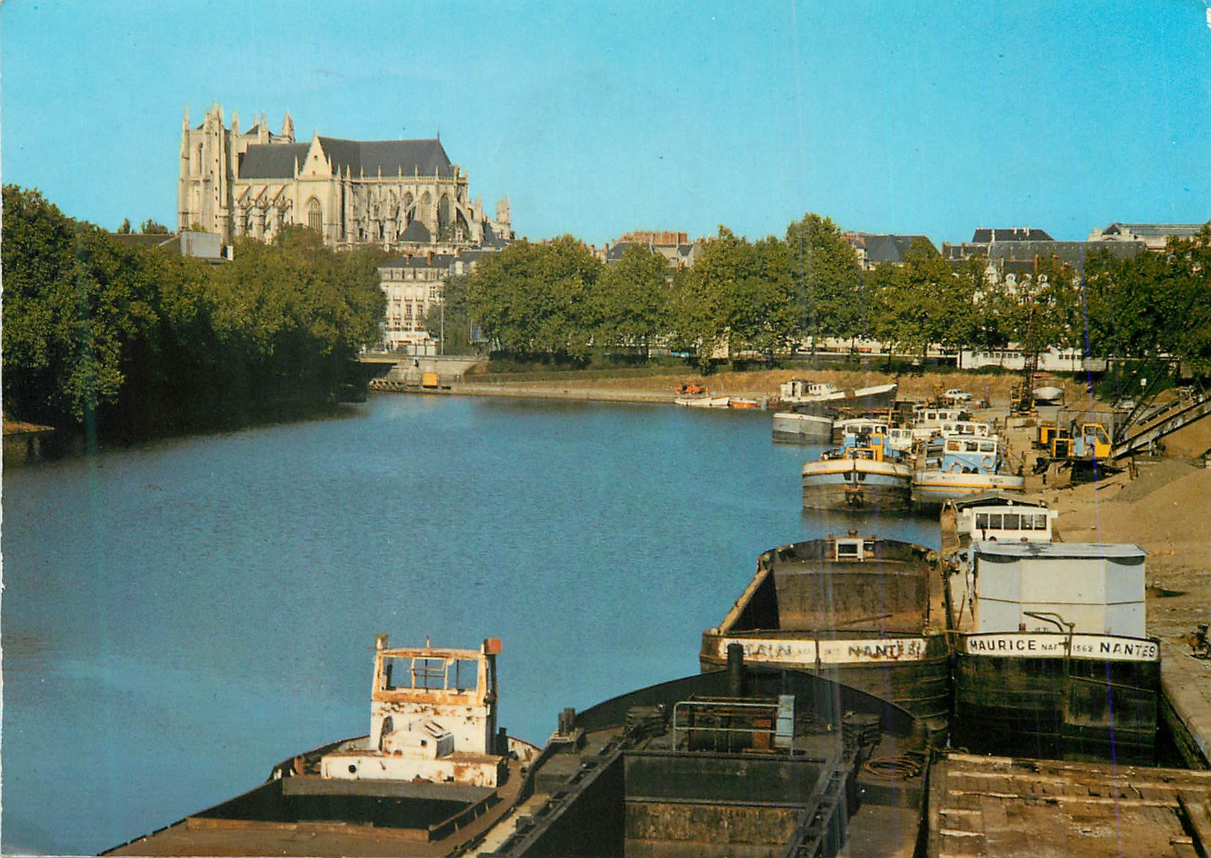 CPM Nantes (Loire Atlantique) Le Canal Saint Felix en direction de la Cathedrale Saint Pierre