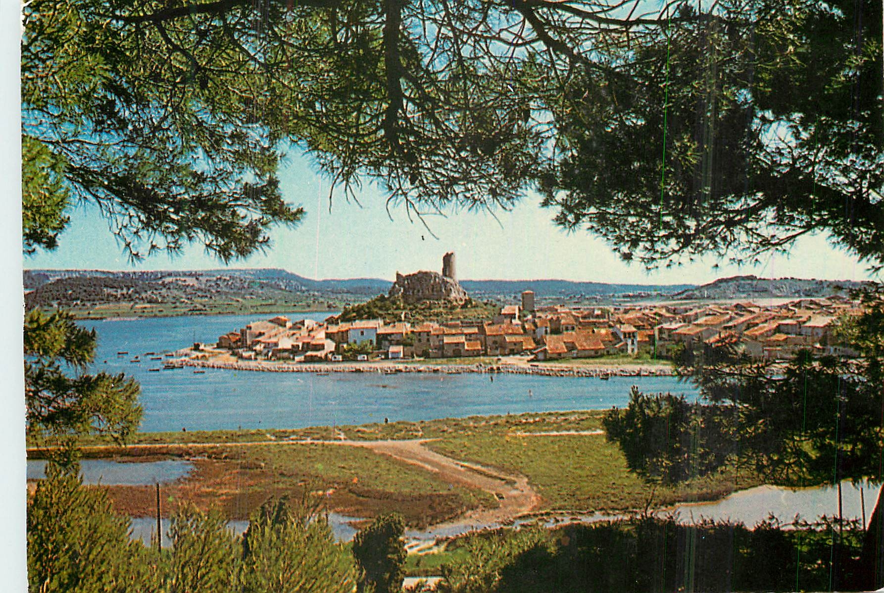 CPM Gruissan-Village (Aude) La Cite medievale vue des hauteurs exterieures du village