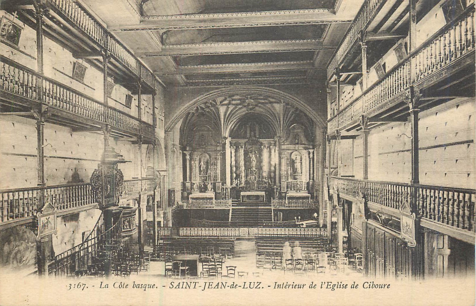 CPA La Cote Basque Saint-Jean-de-Luz Interieur de l'Eglise de Ciboure