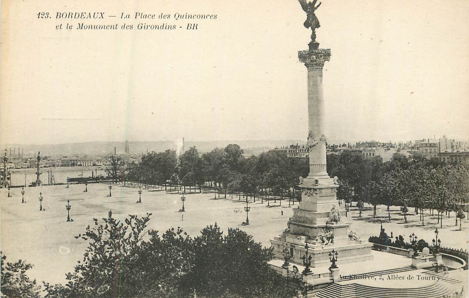 CPA Bordeaux La Place des Quinconces et le Monument des Girondins