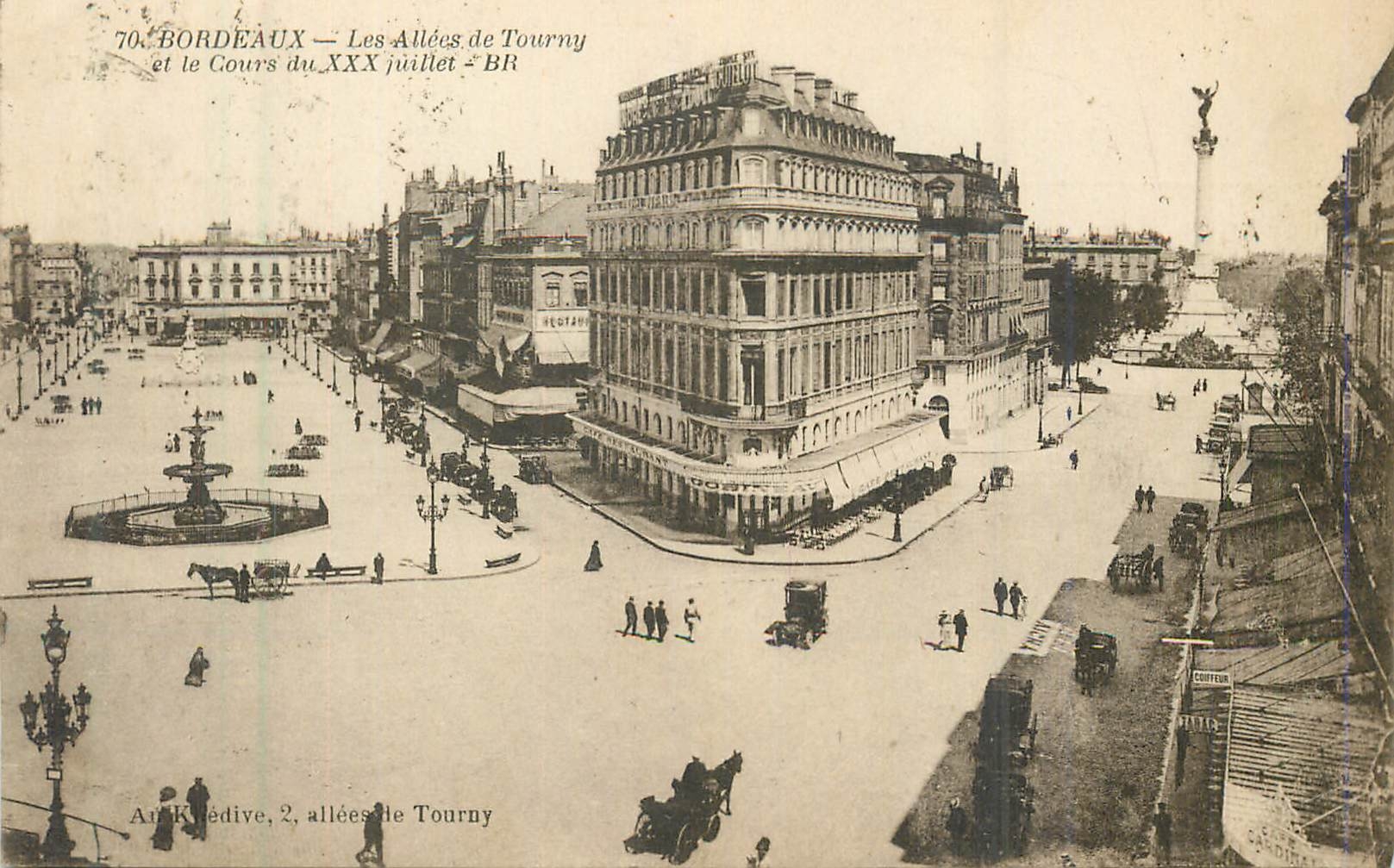 CPA Bordeaux Les Allees de Touray et le Cours du XXX Juillet