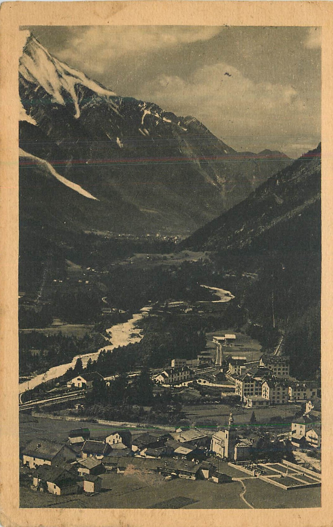 CPA Argentiere (Hte Savoie) Vue generale et le Mont-Blanc