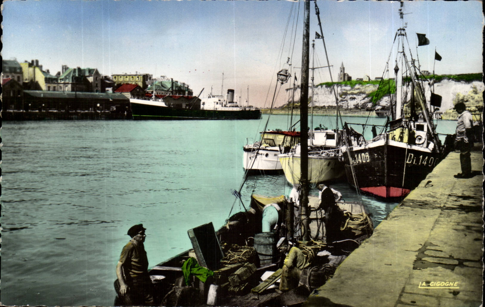 CPA Dieppe Le port cote des pecheurs