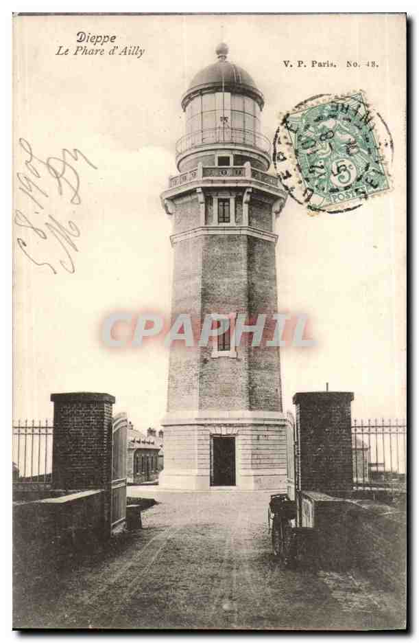 CPA Dieppe le phare d'Ailly Lighthouse