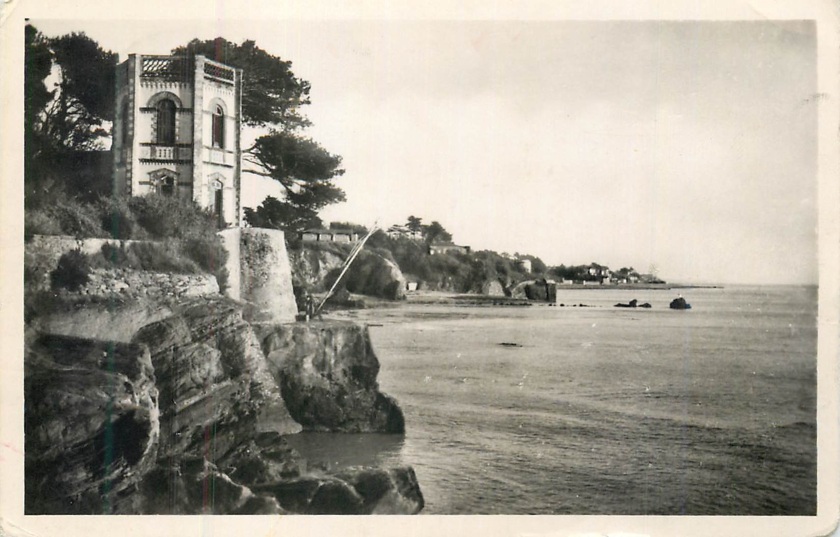 CPM La Bernerie en Retz le Klosque de rocher grise et la cote