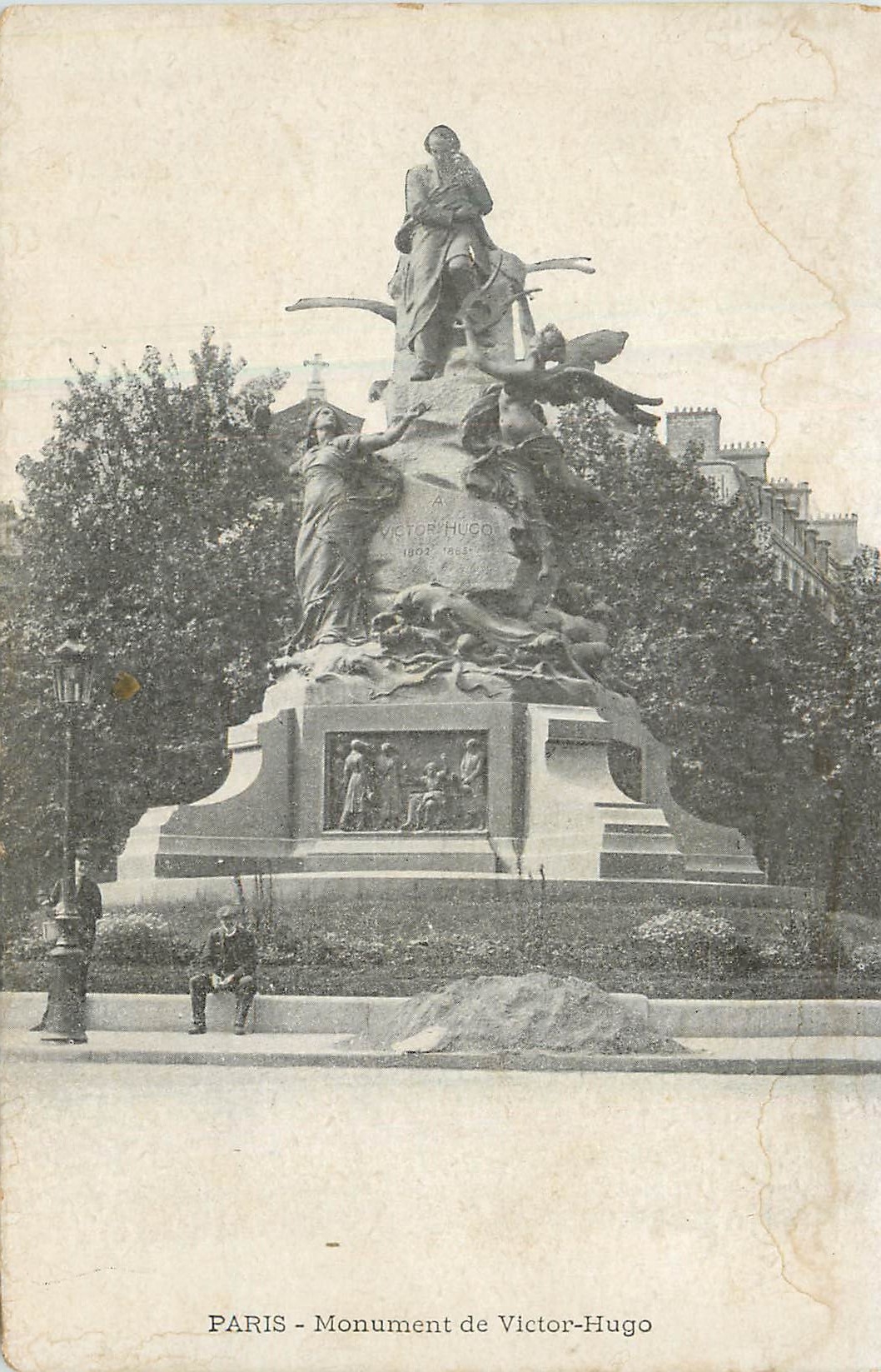 PARIS - Monument de Victor-Hugo — éditeur inconnu, n° de série non visible