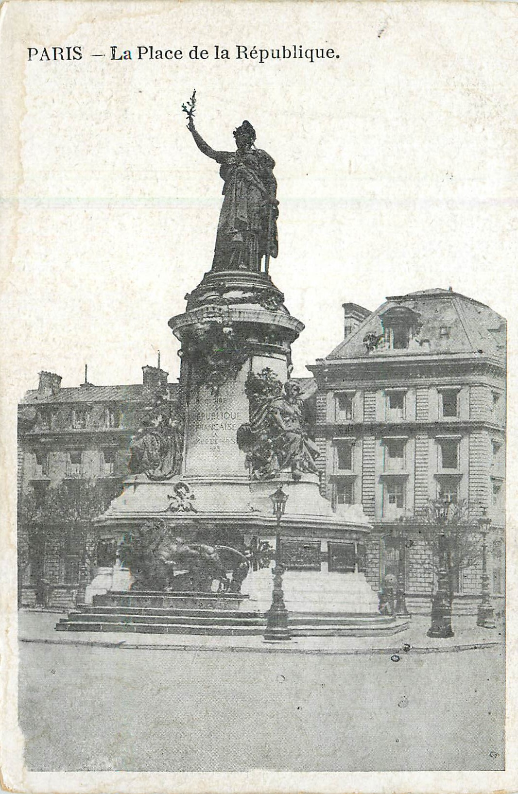 PARIS — Place de la République — Monument de la République Française
