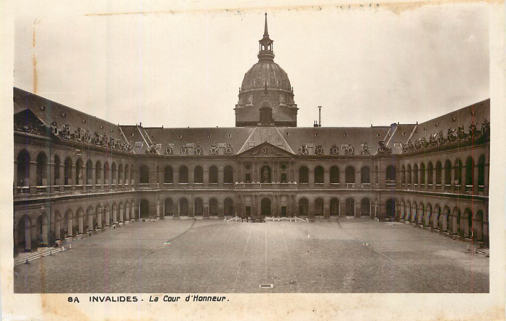 Invalides - Die Cour d'Honneur — Hôtel des Invalides, Paris