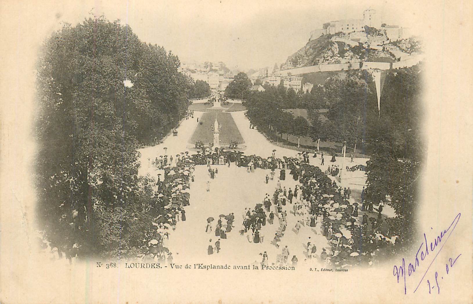 Lourdes - Vue de l'Esplanade avant la Procession — D.T. Éditeur, Lourdes, n° 368