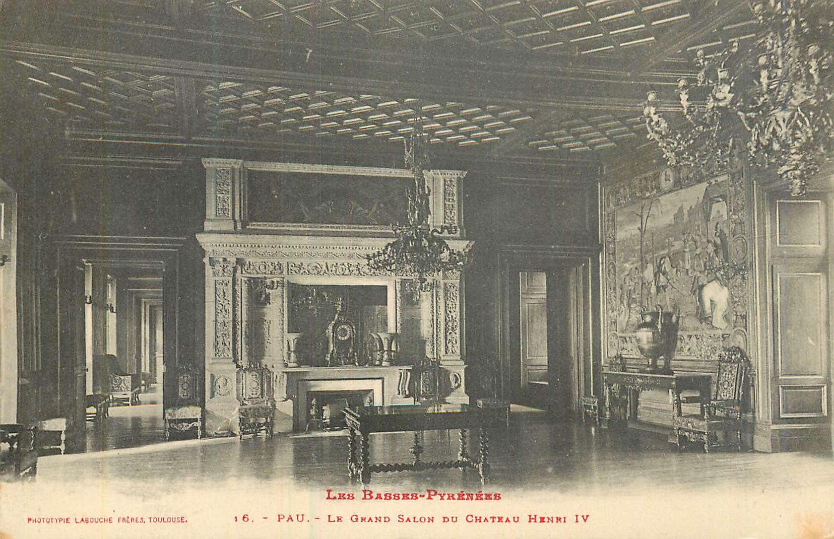 CPA Les basses pyrenes Pau le grand salon du chateau Henri IV