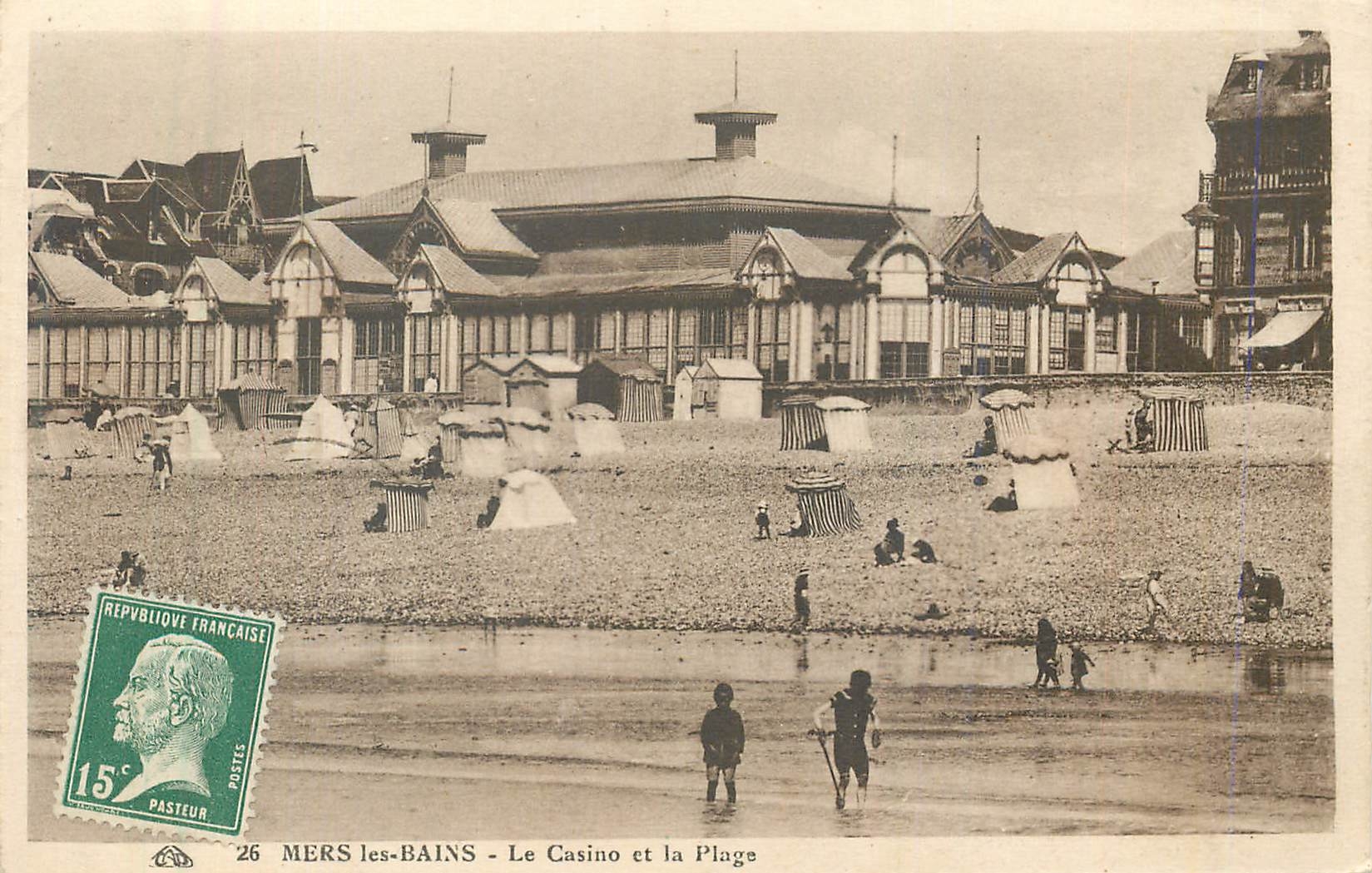 CPA Mers les bains le casino et la plage