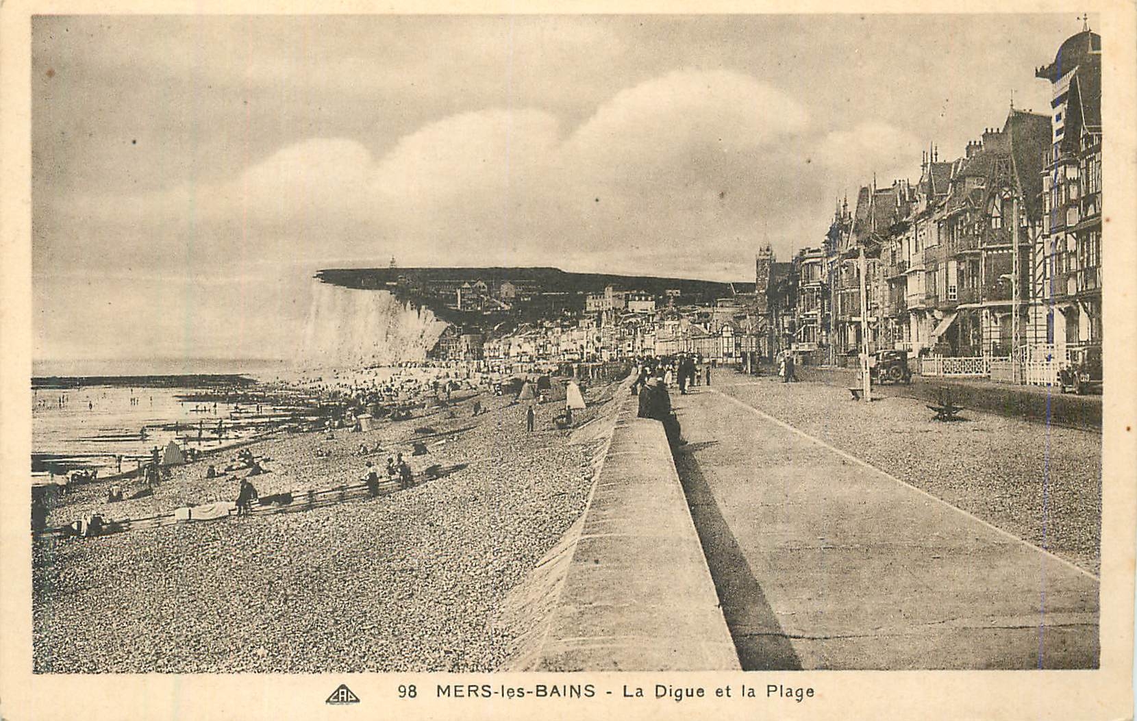 CPA Mers les bains la digue et la plage