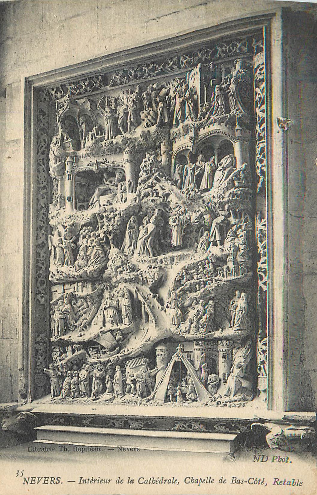 Nevers — Intérieur de la Cathédrale, Chapelle de Bas-Côté, Retable