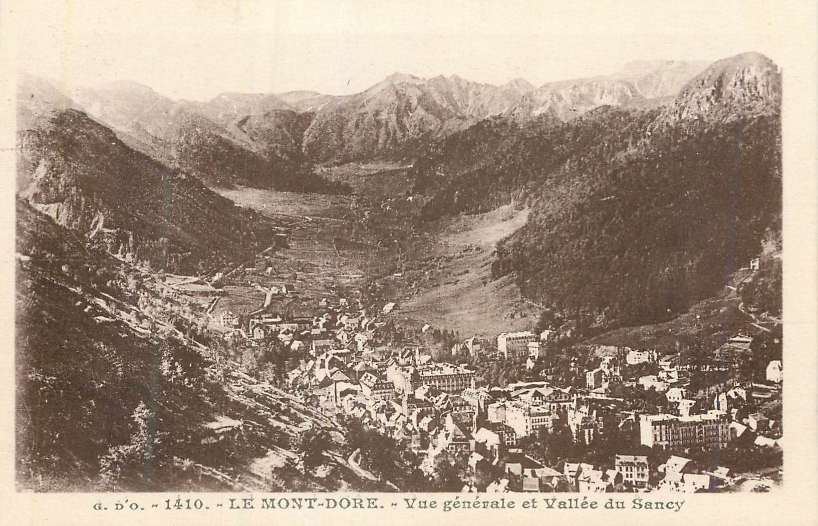 CPA Le Mont Dore vue generale et vallee du sancy