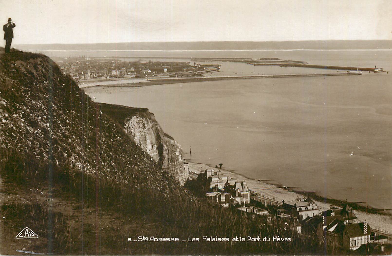 CPM Ste Adresse Les Falaises et le Port du Havre