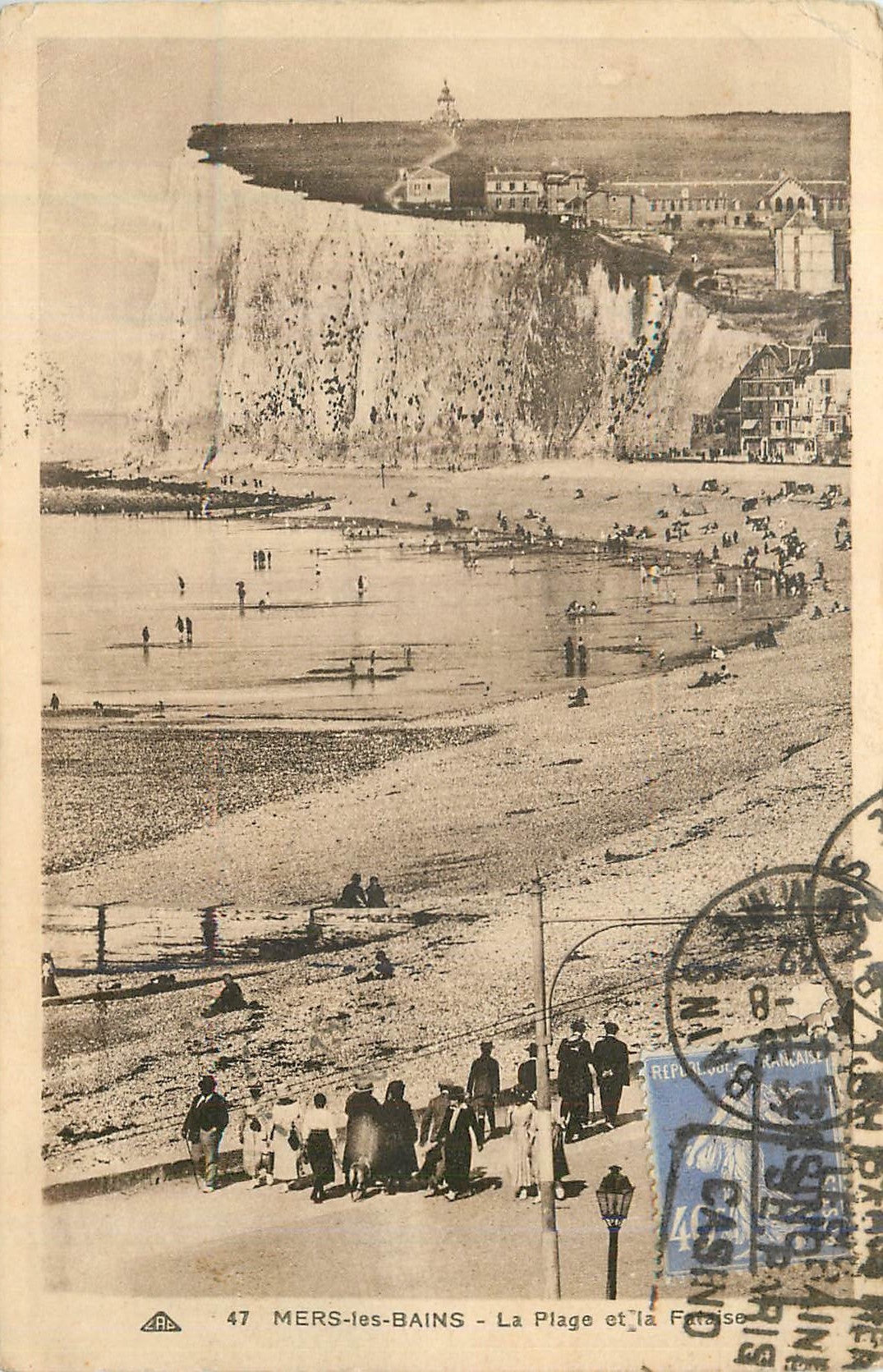 CPA Mers-les-Bains La Plage et la Falaise