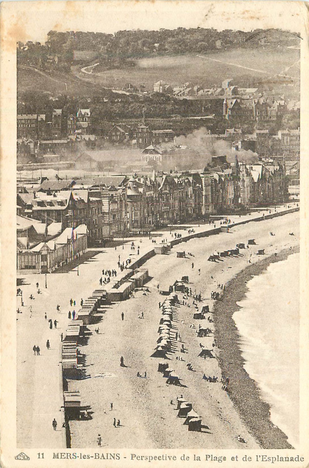 CPA Mers-les-Bains Perspective de la Plage et de l'Esplanade