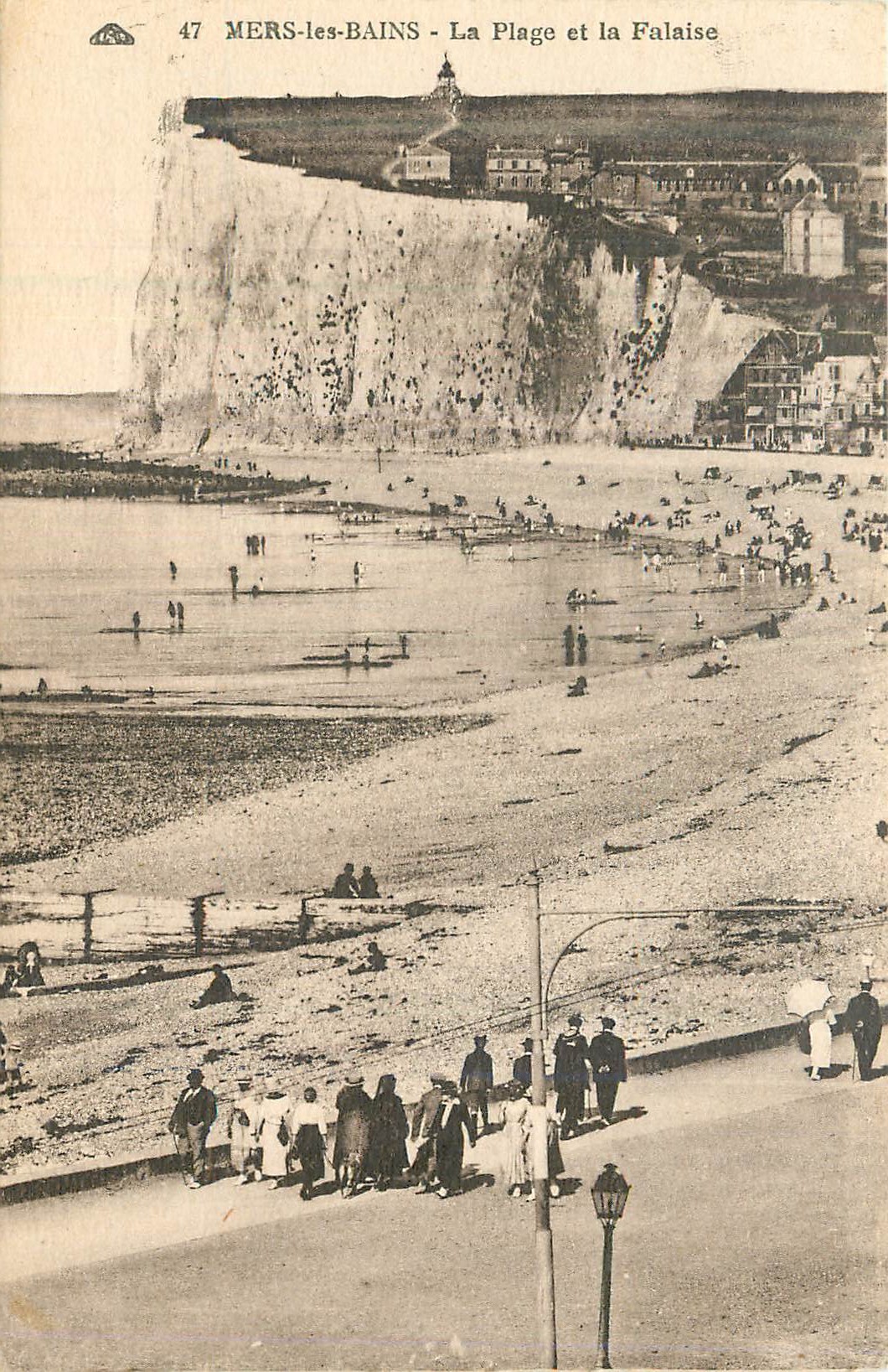 CPA Mers-les-Bains La Plage et la Falaise
