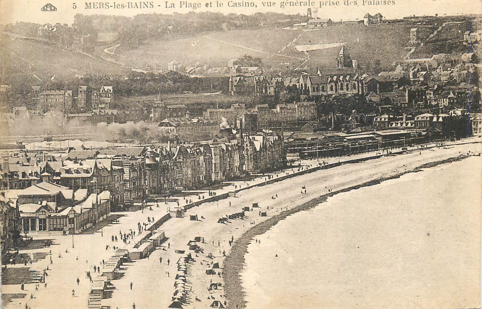 CPA Mers-les-Bains La Plage et le Casino vue generale prise des falaises