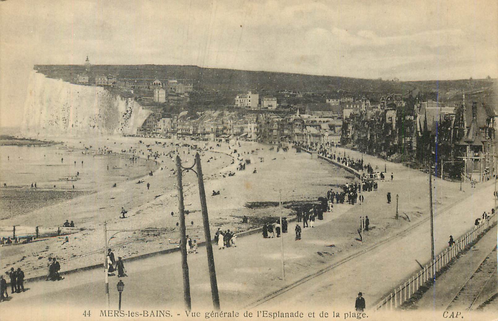 CPA Mers-les-Bains Vue generale de l'Esplanade et de la Plage
