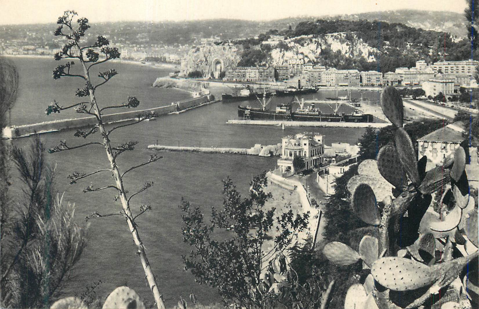 CPA Nice Vue generale prise du Mont Boron Bateau