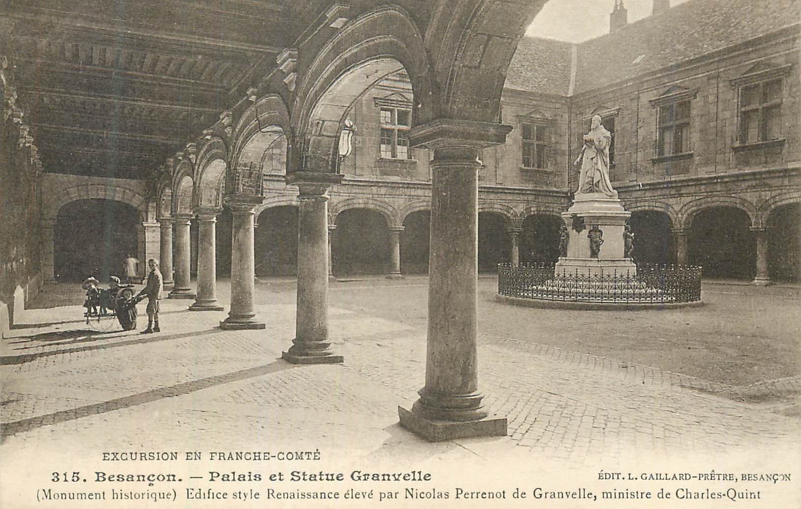 CPA Besancon Palais et Statue Granvelle