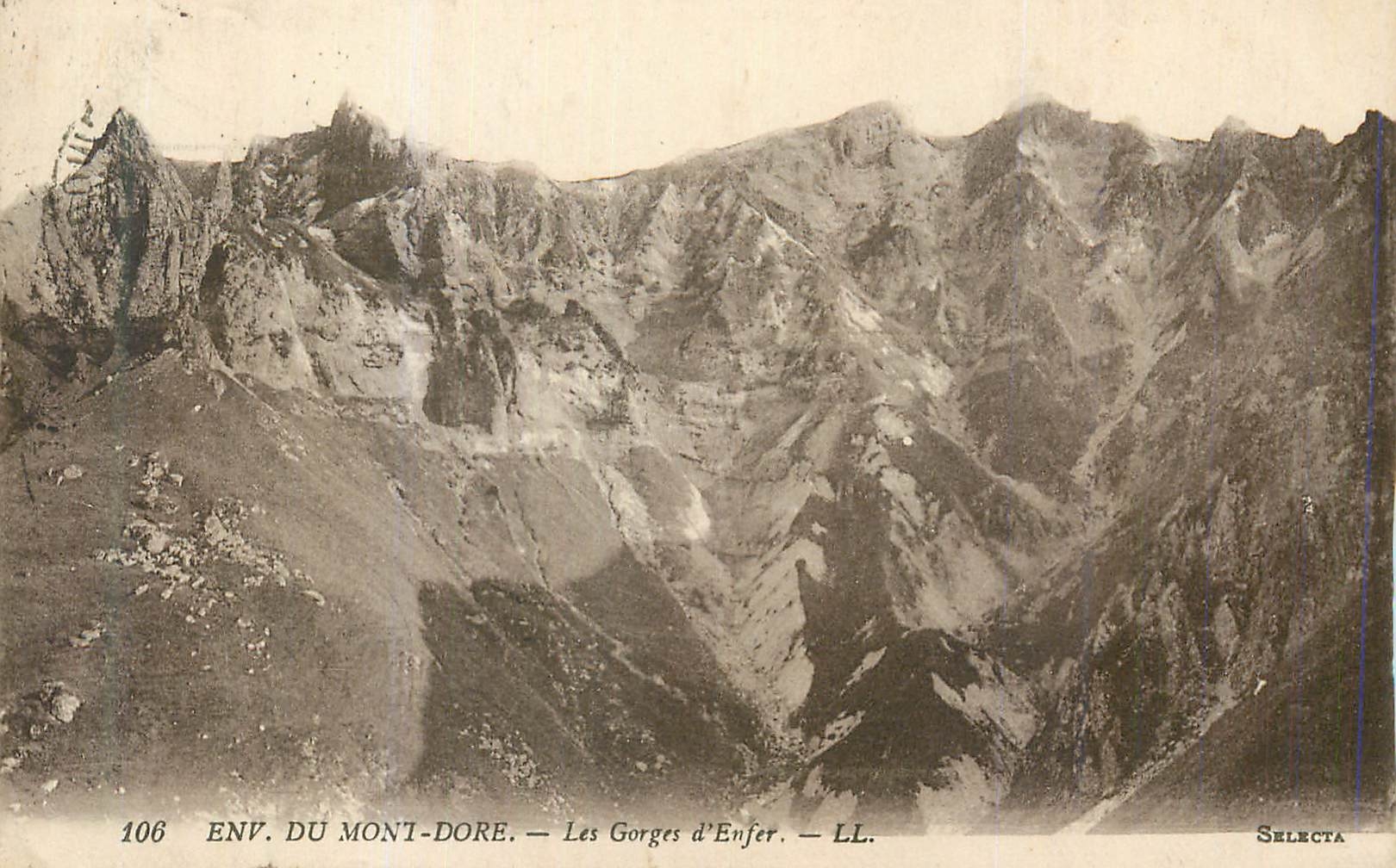 CPA Env du Mont-Dore Les Gorges d'Enfer