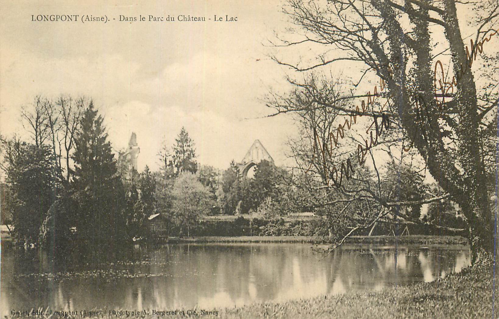 CPA Longpont (Aisne) Dans le Parc du Chateau Le Lac