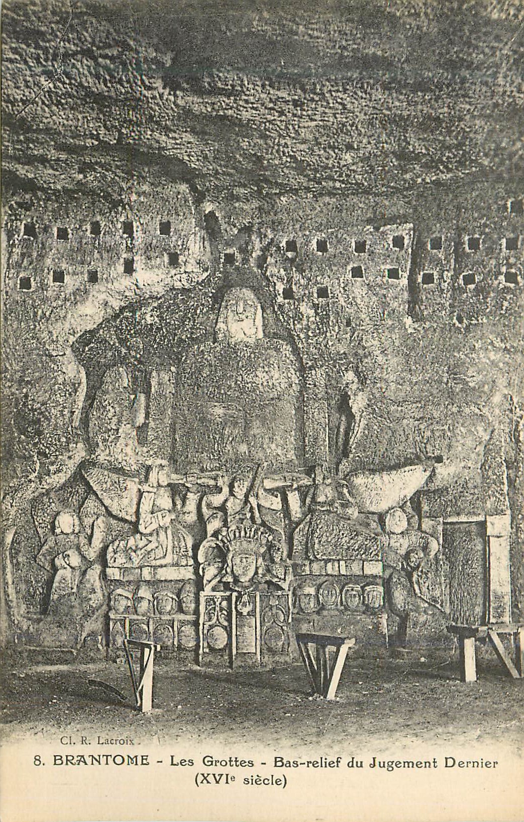 CPA Brantome Les Grottes Bas-relief du Jugement Dernier
