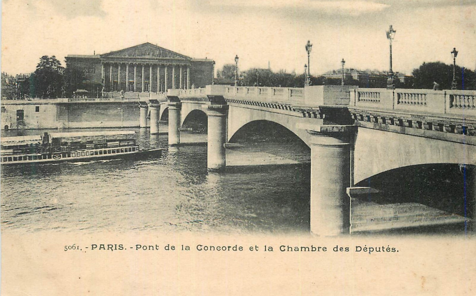 CPA Paris Pont de la Concorde et la Chambre des Deputes Bateau