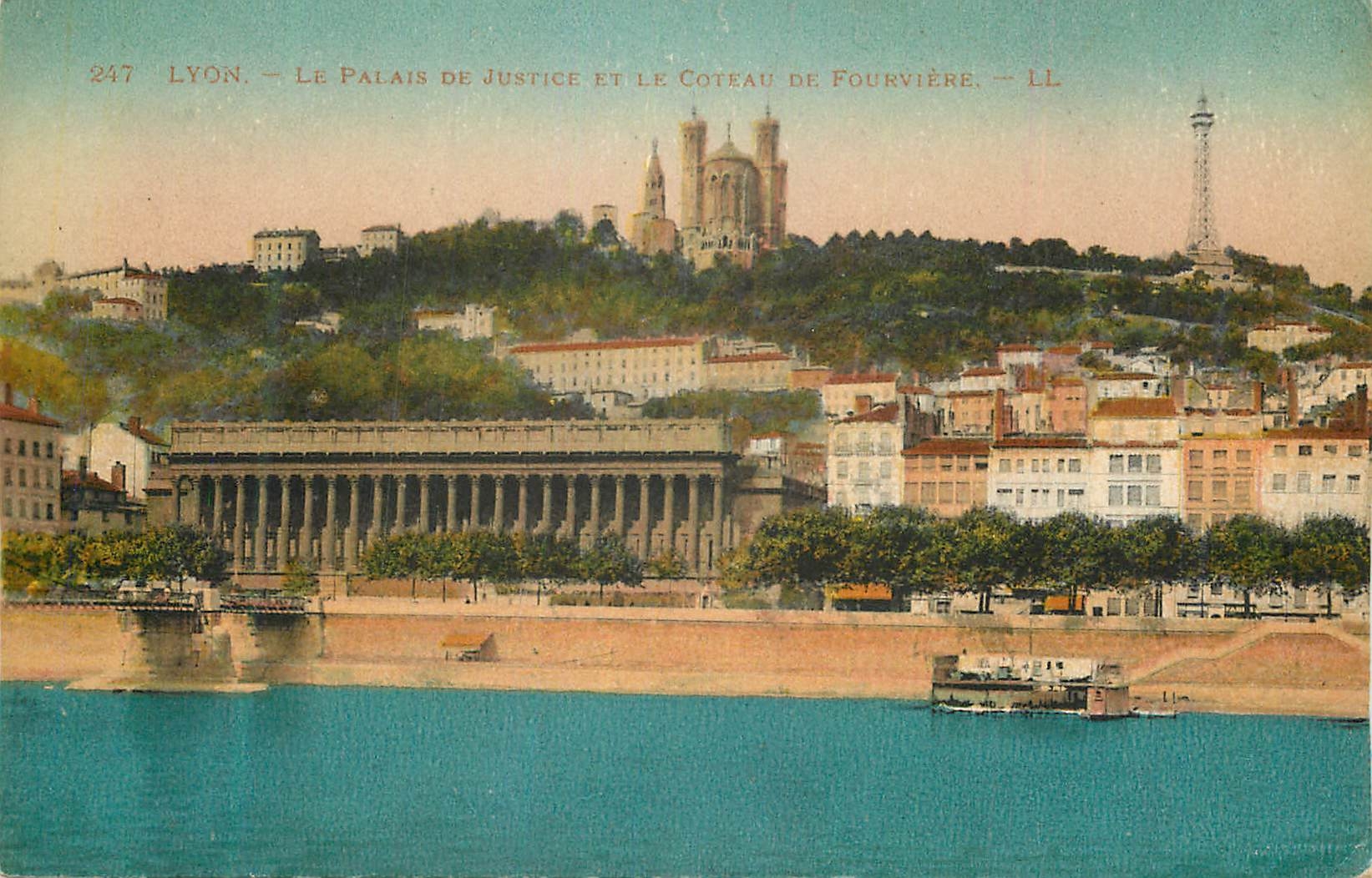 CPA Lyon Le Palais de Justice et le Coteau de Fourviere