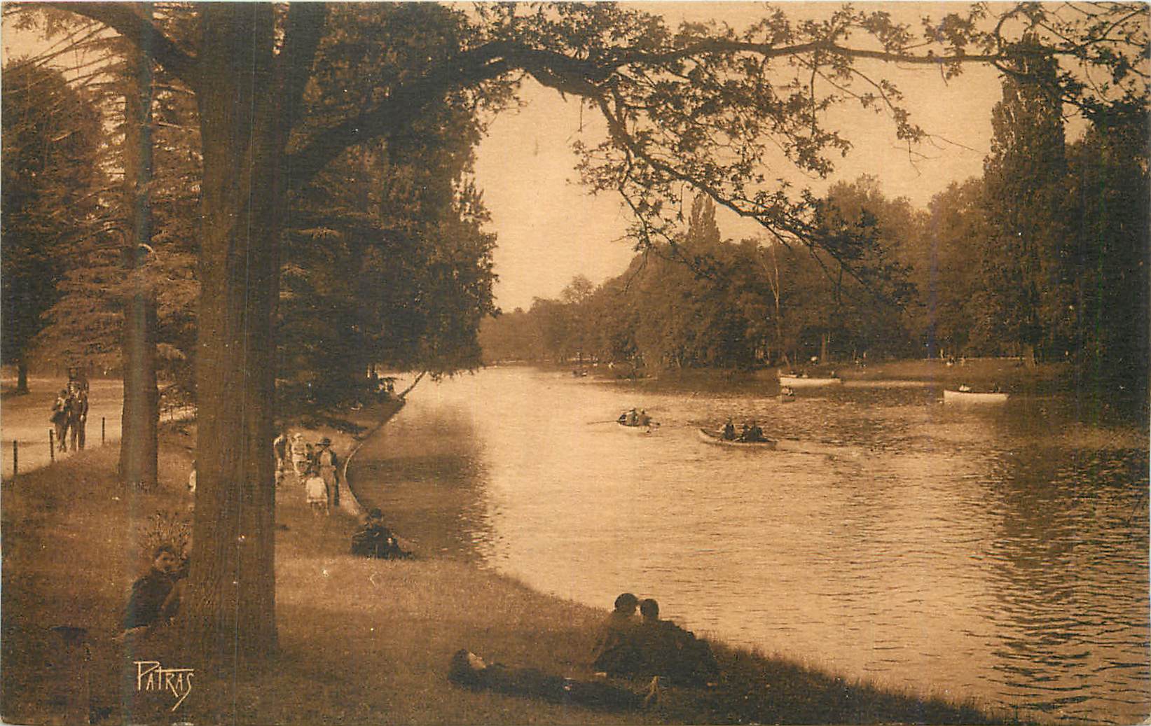 CPA Paris Un Coin du Bois de Boulogne