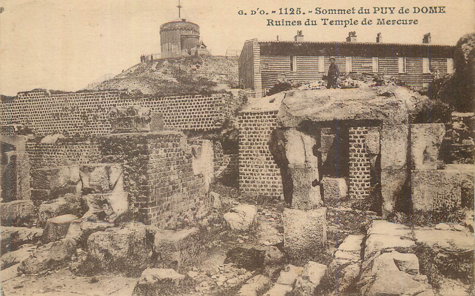 Sommet du PUY de DOME — Ruines du Temple de Mercure — J. Couttefanges, Edit. Ollieriques (P.-de-D.)