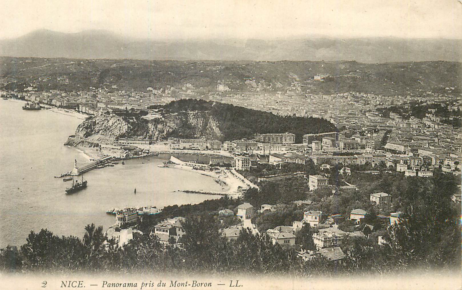 CPA Nice Panorama pris du Mont-Boron